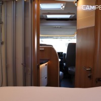 Carthago C-Tourer I 150 QB 170pk Automaat | Zo goed als nieuw | Queensbed | Gescheiden douche | Dubbele bodem | Hefbed | Luxe | LED koplampen | Foto #22