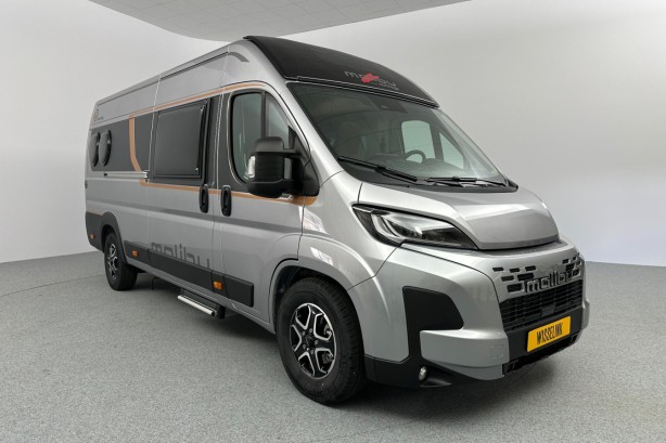 Malibu Van First Class - Two Rooms 640 LE RB Charming GT Skyview