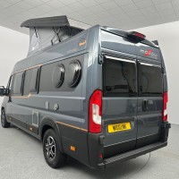 Malibu Van First Class Two Rooms 640 LE RB Charming GT Skyview Foto #3