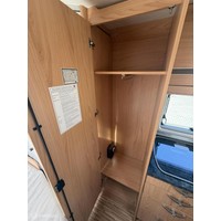 Bürstner Solano T615 Frans bed Zonnepaneel Fietsenrek Foto #22