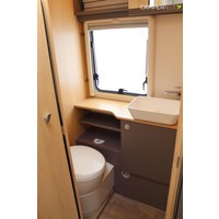 Lmc Tourer Lift 730 165PK | Lengtebedden | Gescheiden douche | Hefbed | Fietsendrager | Zonnepaneel | Bearlock | Dakairco | Luifel | Fietsendrager Foto #13