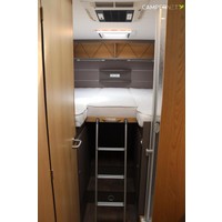 Lmc Tourer Lift 730 165PK | Lengtebedden | Gescheiden douche | Hefbed | Fietsendrager | Zonnepaneel | Bearlock | Dakairco | Luifel | Fietsendrager Foto #17