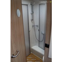 Lmc Cruiser T662 140pk Automaat | Lithium | Lengtebedden | Omvormer | Fietsendrager | LPG installatie | Zonnepaneel | 6.99M | Bearlock | Garmin multimediasysteem | Buitendouche | Foto #2