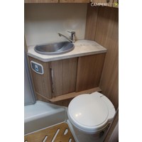 Lmc Cruiser T662 140pk Automaat | Lithium | Lengtebedden | Omvormer | Fietsendrager | LPG installatie | Zonnepaneel | 6.99M | Bearlock | Garmin multimediasysteem | Buitendouche | Foto #3
