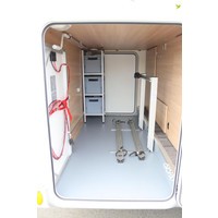 Lmc Cruiser T662 140pk Automaat | Lithium | Lengtebedden | Omvormer | Fietsendrager | LPG installatie | Zonnepaneel | 6.99M | Bearlock | Garmin multimediasysteem | Buitendouche | Foto #15