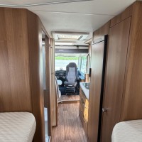 Knaus 650 Meg Platinum 9T-Automaat Enkele Bedden Hefbed Trekhaak Foto #3