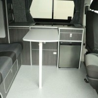 Volkswagen Transporter Buscamper 2.0TDi 102Pk Inbouw nieuw California-look 4-slaapplaatsen | Slaaphefdak | NIEUWSTAAT Foto #2