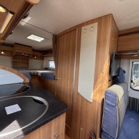 Hymer HV562 SILVER LINE lengtebed in top staat Foto #19