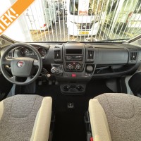 Adria Coral 670 SLT uit 2017 Foto #15