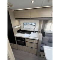 Adria Compact DL Automaat 180PK 2X Airco Lithium Zonnepanelen Omvormer Foto #16