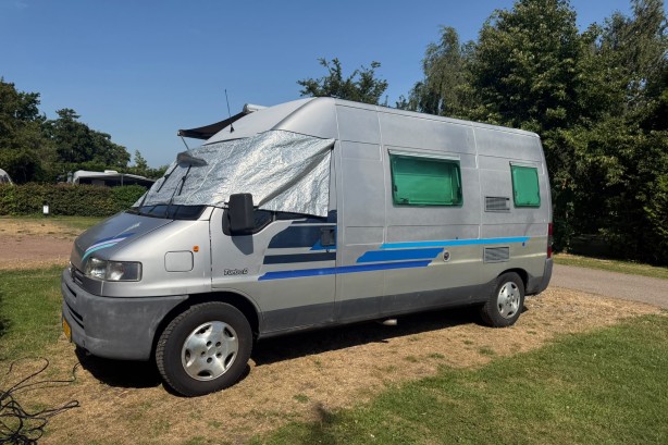 Peugeot campers 230L uit 1998