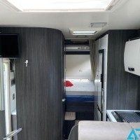Benimar MILEO 253 * Vast bed * Hef bed * Ruime douche + WC Foto #7