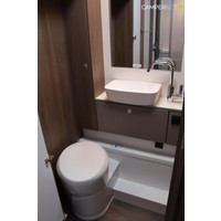 Carado I447 140pk Automaat | Lengtebedden 215cm ! | Hefbed | Pro + pakket | Fiat 10&amp;#039;&amp;#039; multimediasysteem | Oven | Achteruitrijcamera | Nieuw uit voorraad leverbaar | Gescheiden douche | Foto #21