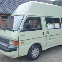 Mazda campers E2200 zeldzame buscamper met verhoogd dak uit 1992 Foto #1
