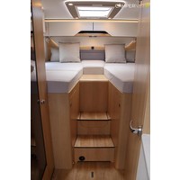 Hymer BMC-I 580 170pk Automaat | Led koplampen | Trekhaak | SLC chassis | Lithium | Hefbed | Duo control | Luifel | LED TV 32'' | Groot panoramaraam in slaapkamer | Lengtebedden | Foto #44
