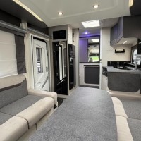 Chausson 640 Titanium Premium 170PK Automaat Hefbed Zonnepaneel Zeer Ruim Foto #11