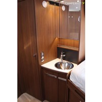 Niesmann-bischoff ARTO 79LE 177pk Automaat | E&P Levelsysteem |Alde verwarming | Truma bankairco | BOMVOL! | Lengtebedden | Zonnepanelen | Elektrische luifel | Elektrisch hefbed | Dubbele bodem | Victron omvormer | Oven | 5e zitplaats | Foto #5