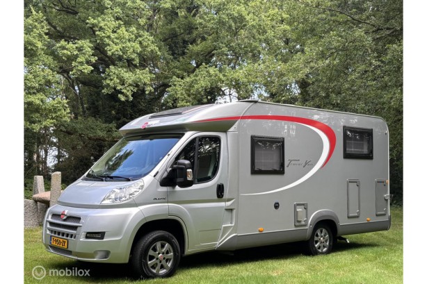 Bürstner Travel Van T 620  Fiat 2.3 130pk Euro 5 | Enkele-bedden | Douche/ wc | Garage | Incl 2 Scooters | 72dkm | TOPSTAAT