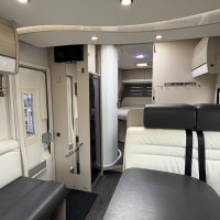 Challenger 398 XLB Queensbed Hefbed Zonnepaneel Luifel Bearlock Foto #11