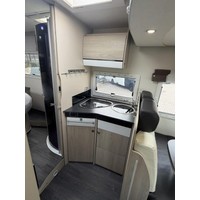 Challenger 398 XLB Queensbed Hefbed Zonnepaneel Luifel Bearlock Foto #16
