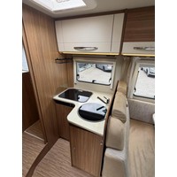 Carado T447 Euro6 Enkele Bedden Luifel Zonnepaneel Bearlock Fietsenrek Foto #19