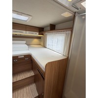 Carado T447 Euro6 Enkele Bedden Luifel Zonnepaneel Bearlock Fietsenrek Foto #21