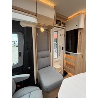 Hymer B600 MC WhiteLine Automaat Enkele Bedden Luifel Grote Garage Foto #12