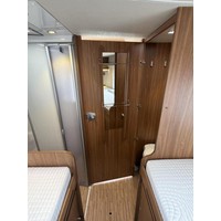 Carado T447 Euro6 Enkele Bedden Luifel Zonnepaneel Bearlock Fietsenrek Foto #26