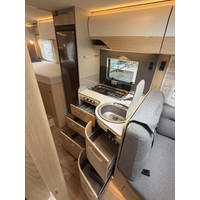 Hymer B600 MC WhiteLine Automaat Enkele Bedden Luifel Grote Garage Foto #18