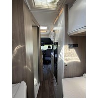 Kabe Travel Master Van 690LB V6 190PK Enkele Bedden Zonnepaneel Trekhaak Foto #9