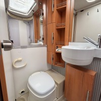 Hymer B614 uit 2005 Foto #11