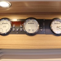 Dethleffs Globebus GT 006 140pk Automaat | EP Levelsysteem | Lithium | Omvormer | Zonnepanelen | Dakairco | 1e Eigenaar | Origneel Ned. | Bearlock | Foto #1