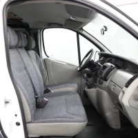Renault Trafic Buscamper 2.0 DCi 115 Pk | 2 Zits/Slaapbank | Breedbed 130 x 190 | Camper kenteken | Two Town kleur | Trekhaak | Nette staat Foto #2