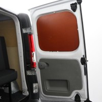 Renault Trafic Buscamper 2.0 DCi 115 Pk | 2 Zits/Slaapbank | Breedbed 130 x 190 | Camper kenteken | Two Town kleur | Trekhaak | Nette staat Foto #4