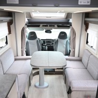 Challenger Graphite 260 Diesel Kachel automaat Airco Hefbed Foto #4