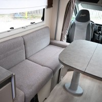 Challenger Graphite 260 Diesel Kachel automaat Airco Hefbed Foto #8