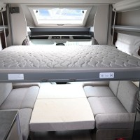 Challenger Graphite 260 Diesel Kachel automaat Airco Hefbed Foto #11