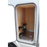 Hymer BMC-T 580 Blackline 170pk Automaat | Lengtebedden | Lithium | Maxxfan | SLC Chassis | Stoelverwarming | Luifel | Lederen bekleding | Buitendouche | SOG toiletventilatie | LED Koplampen | Blackline editie | Stuurverwarming | Foto #38