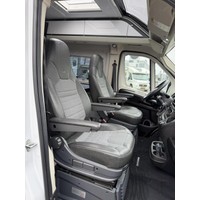 Adria Twin Supreme 640 SGX Zonnepaneel Skyroof Luifel Led Tv Foto #6