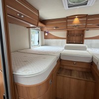 Hymer T 678 CL Automaat Enkele Bedden Hefbed Luchtvering Lithium Zonnepanelen Foto #44