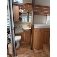 Hymer T 678 CL Automaat Enkele Bedden Hefbed Luchtvering Lithium Zonnepanelen Foto #2