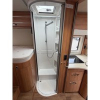 Hymer T 678 CL Automaat Enkele Bedden Hefbed Luchtvering Lithium Zonnepanelen Foto #3
