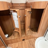 Hymer T 678 CL Automaat Enkele Bedden Hefbed Luchtvering Lithium Zonnepanelen Foto #6