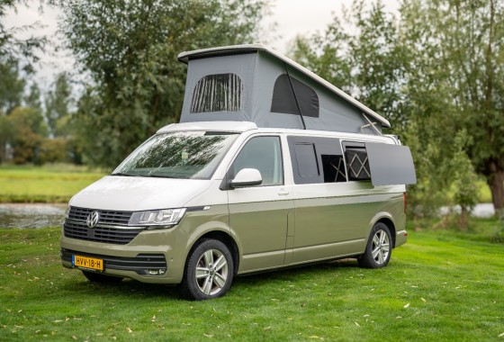 Wally-Van: compacte camper met een vast bed en verrassend veel leefruimte
