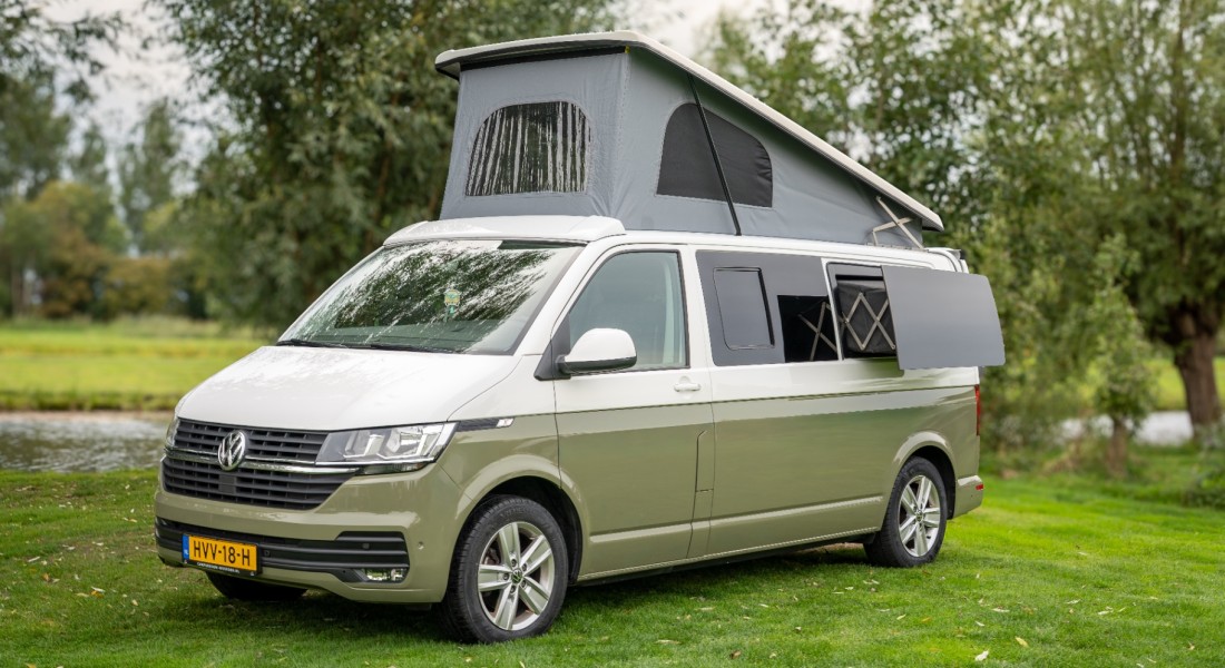 Wally-Van: compacte camper met een vast bed en verrassend veel leefruimte