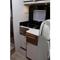 Dethleffs TREND T6757 130pk 2.3 Multijet | Dak airco | Queensbed | Zonnepaneel | Elektrisch hefbed | Luifel | Fietsendrager | Gescheiden douche | Foto #38