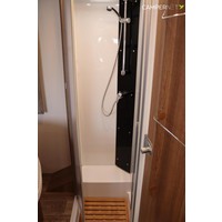 Dethleffs TREND T6757 130pk 2.3 Multijet | Dak airco | Queensbed | Zonnepaneel | Elektrisch hefbed | Luifel | Fietsendrager | Gescheiden douche | Foto #1