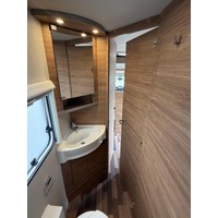 Weinsberg 650MF IC-Line Edition 9T-Automaat Fransbed Hefbed Levelsysteem Foto #5