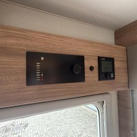 Weinsberg 650MF IC-Line Edition 9T-Automaat Fransbed Hefbed Levelsysteem Foto #11