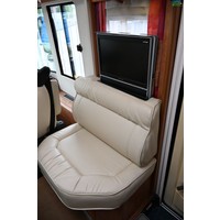 Carthago Chic E-Line 44 Wintercamper Alde Luchtvering Foto #8